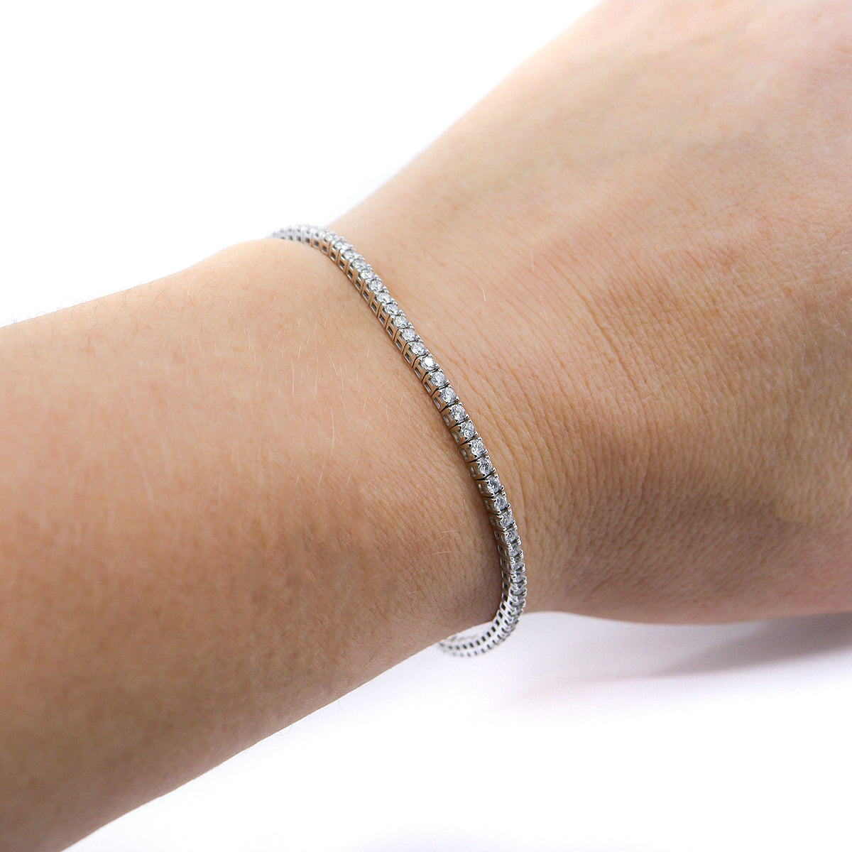 18ct White Gold Round Brilliant Cut Diamond 2.00ct TDW Claw Set Line Bracelet