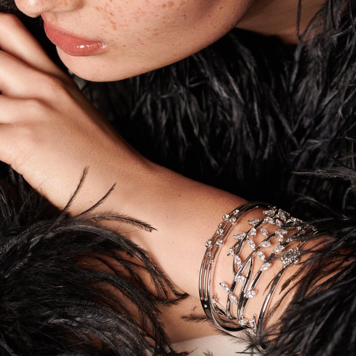 Hot Diamonds Sterling Silver White Topaz & Diamond Tender Statement Bangle