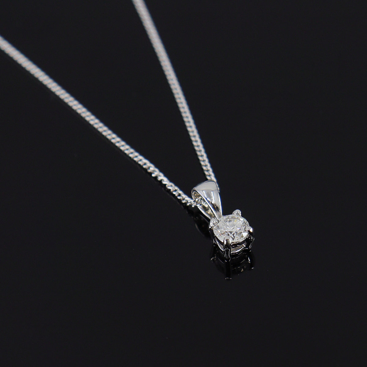 Pre-Owned 9ct White Gold 0.29ct Diamond Pendant & Chain