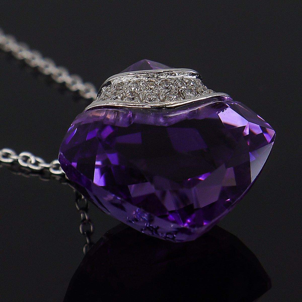Pre-Owned 18ct White Gold Fancy Cushion Cut Amethyst & Diamond Fancy Floating Pendant & Chain