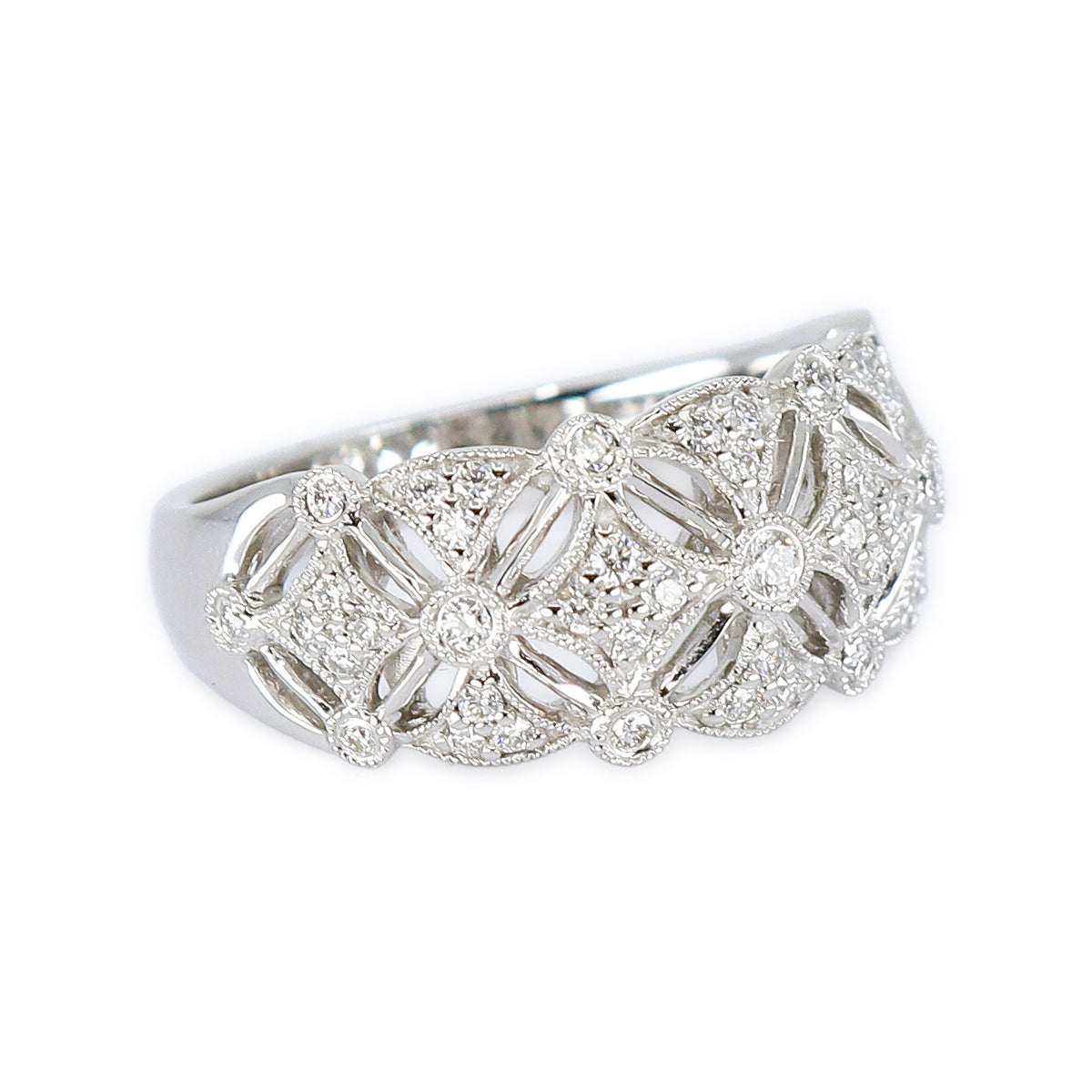 18ct White Gold 0.34ct Diamond Fancy Open 'Kite' Pattern Beaded Edge Graduated Wide Band