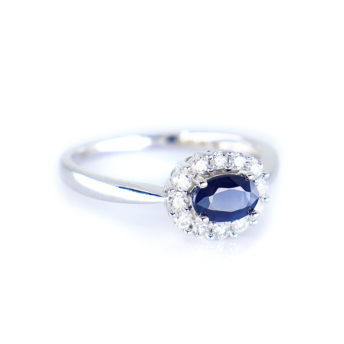 18ct White Gold Oval Sapphire & Diamond Horizontal Cluster Ring