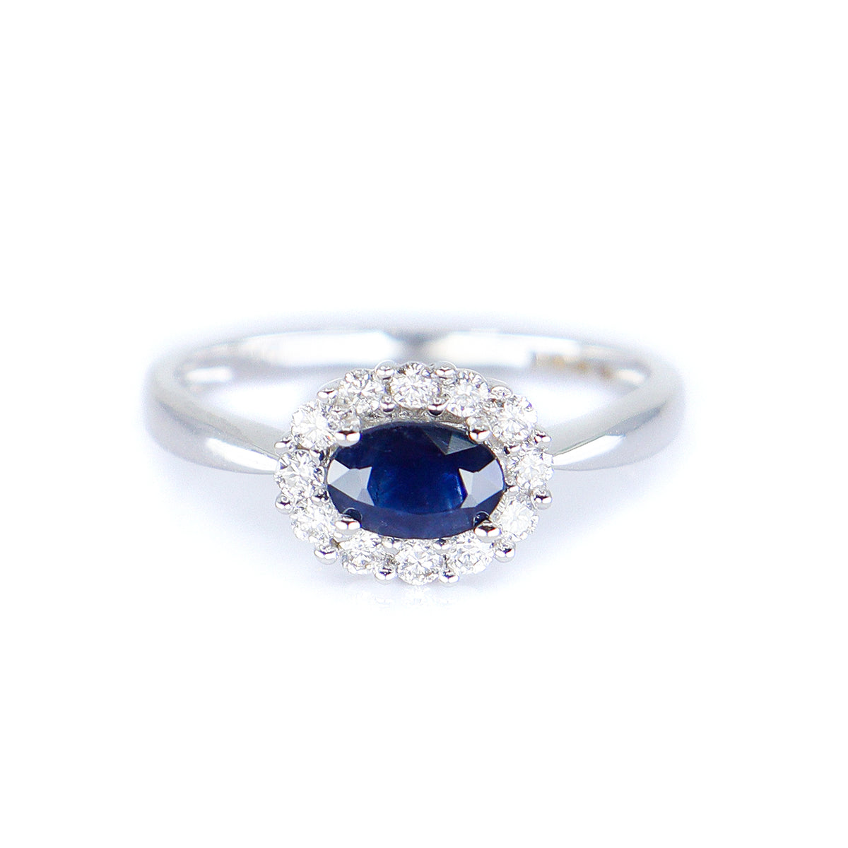 18ct White Gold Oval Sapphire & Diamond Horizontal Cluster Ring