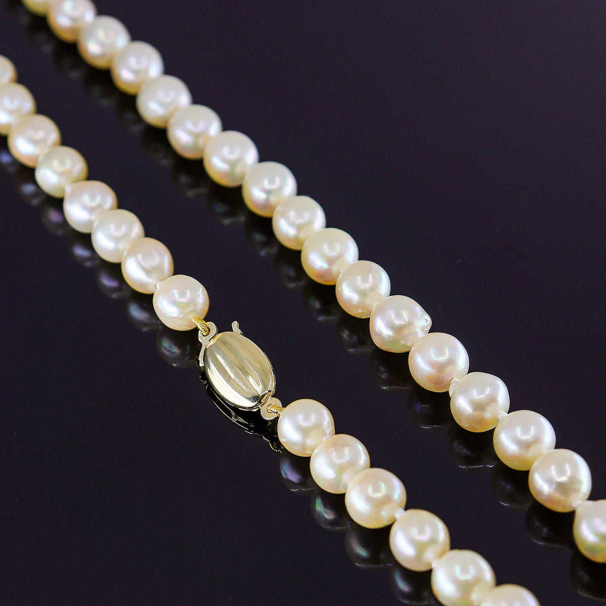 Pre-Owned Cultured Pearl Necklace 18" with 9ct Yellow Gold Clasp