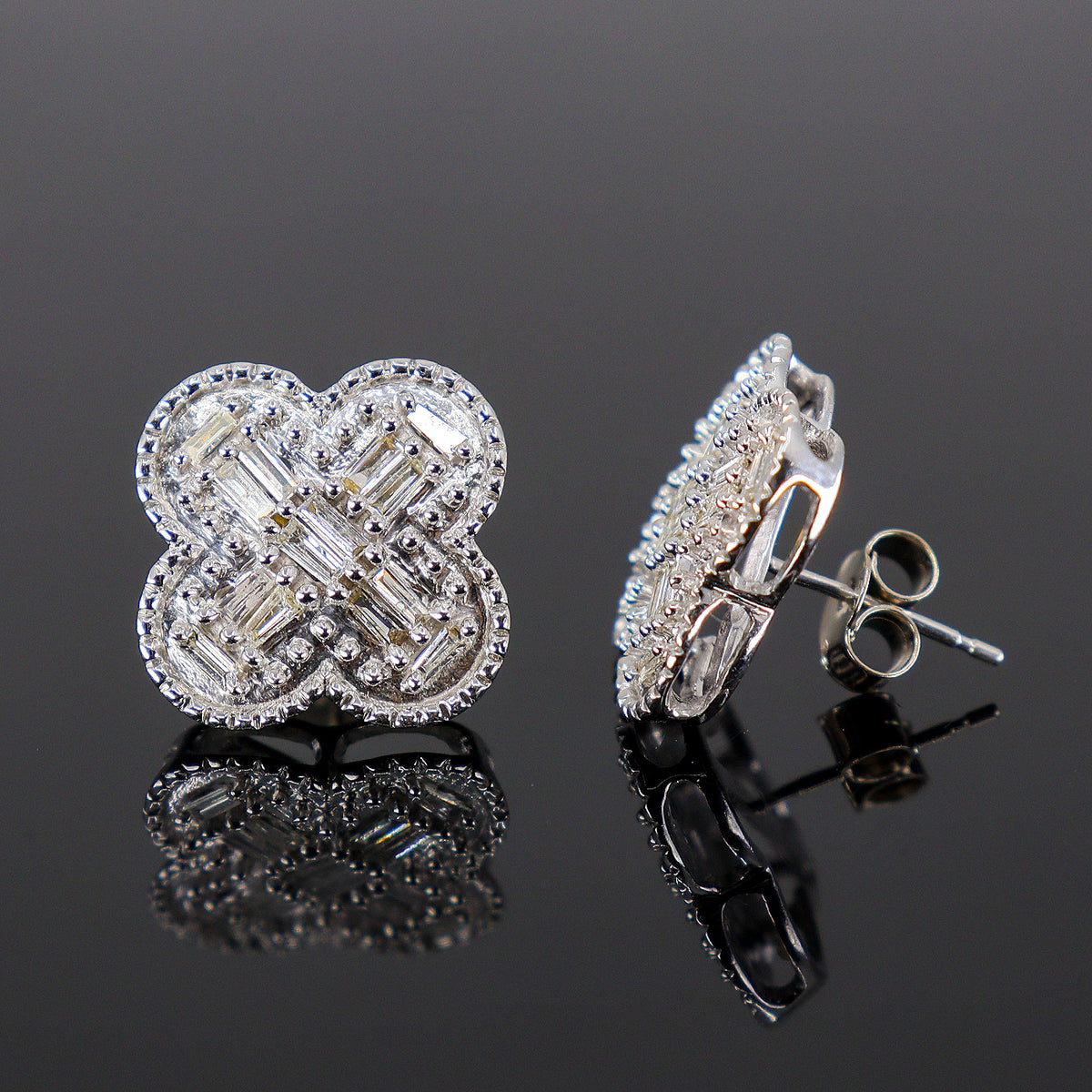 Pre-Owned 18ct White Gold Baguette Cut Diamond Cluster Stud Earrings