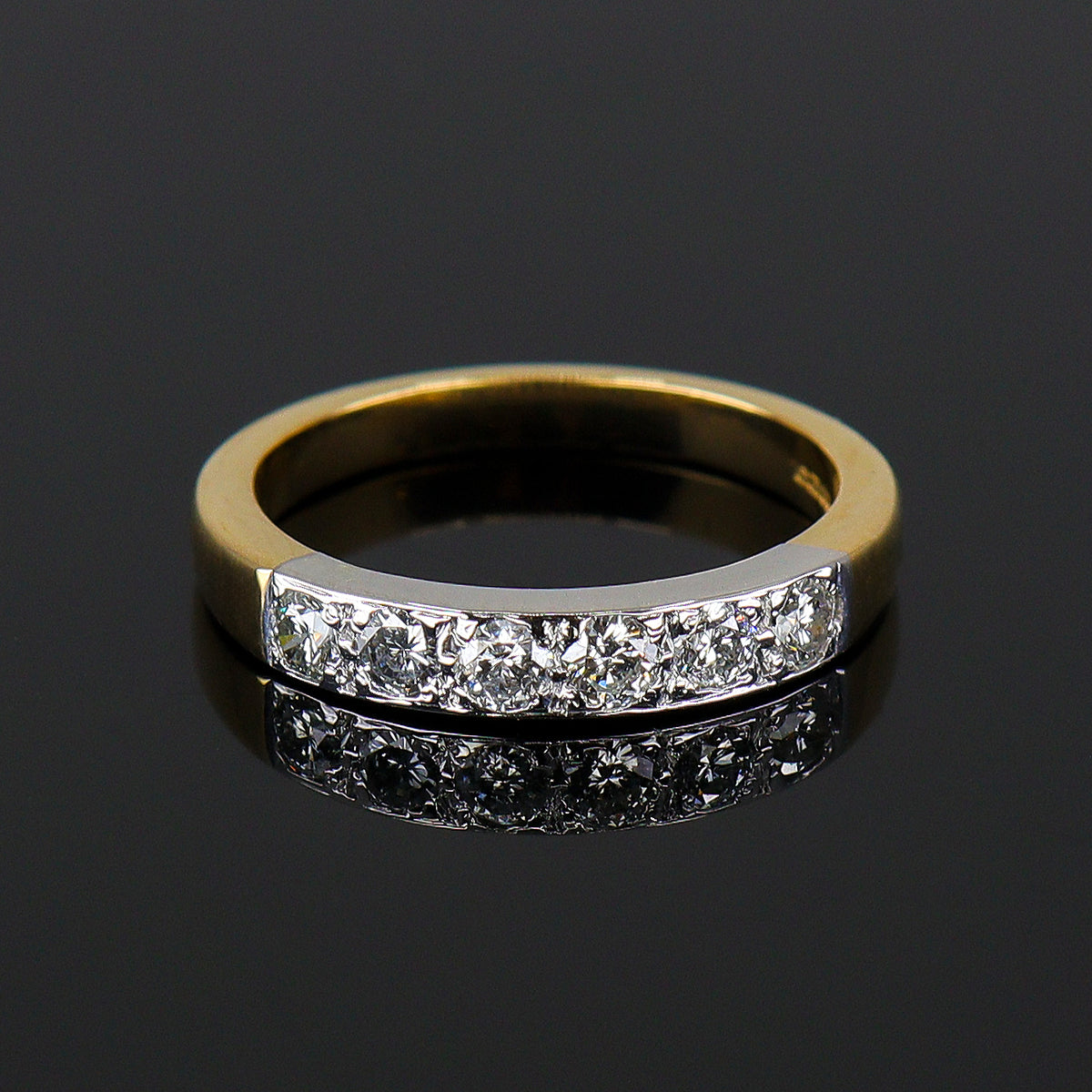 Pre-Owned 18ct Yellow Gold Ap. 0.33ct TDW Diamond Graduated Channel Set Half Eternity Ring
