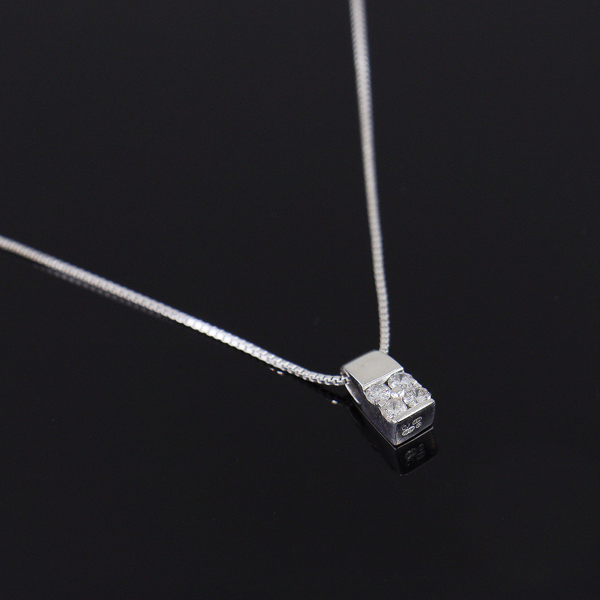 Pre-Owned 18ct White Gold Single Diamond Set Cross & Chain