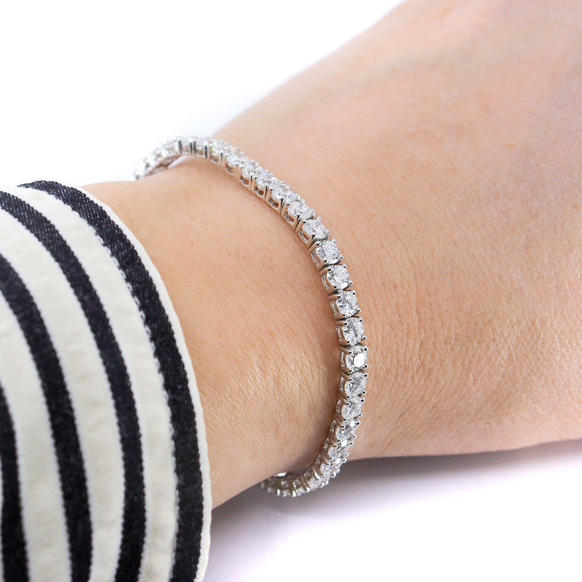 9ct White Gold Lab Grown Diamond 10.00ct TDW Claw Set Line Bracelet