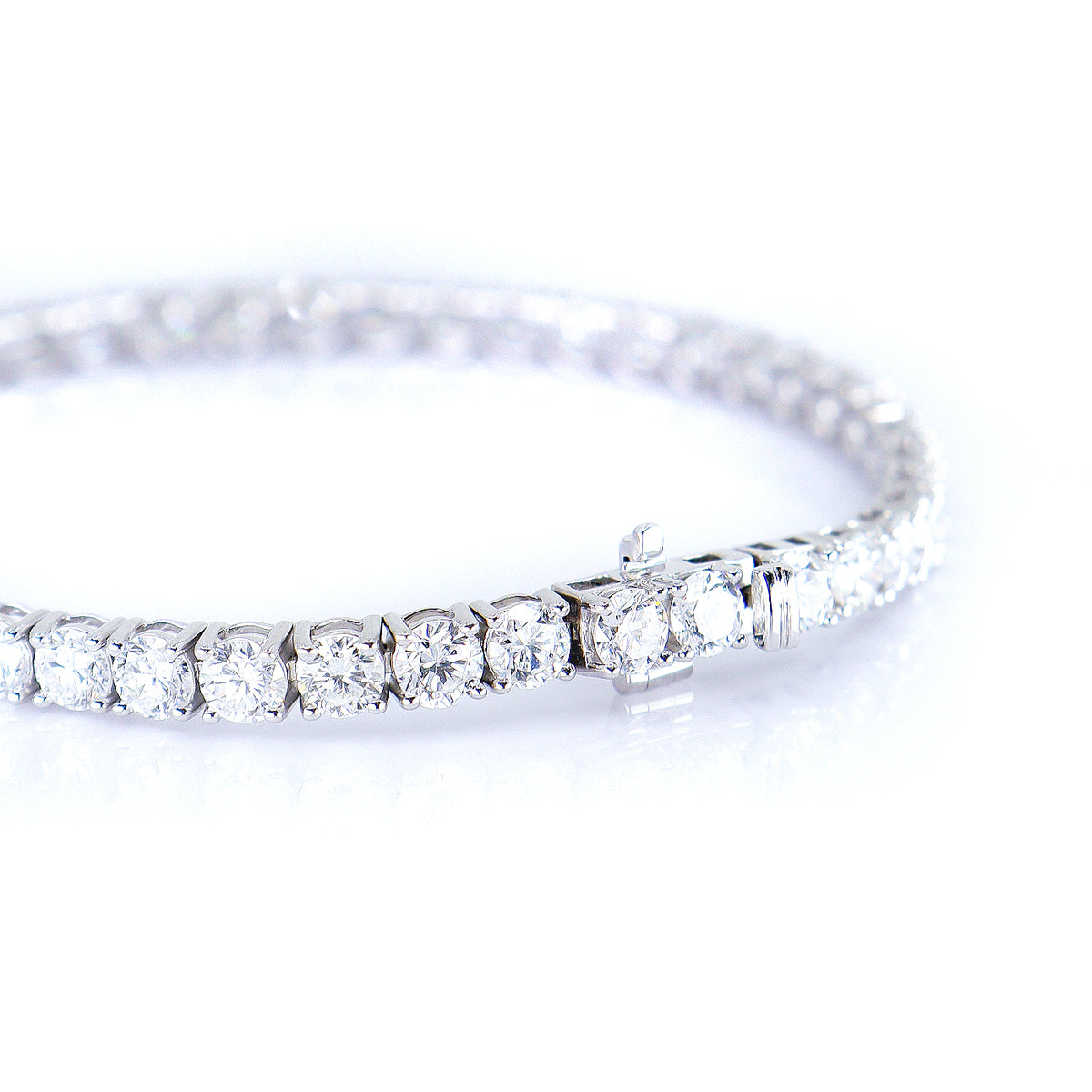 9ct White Gold Lab Grown Diamond 10.00ct TDW Claw Set Line Bracelet