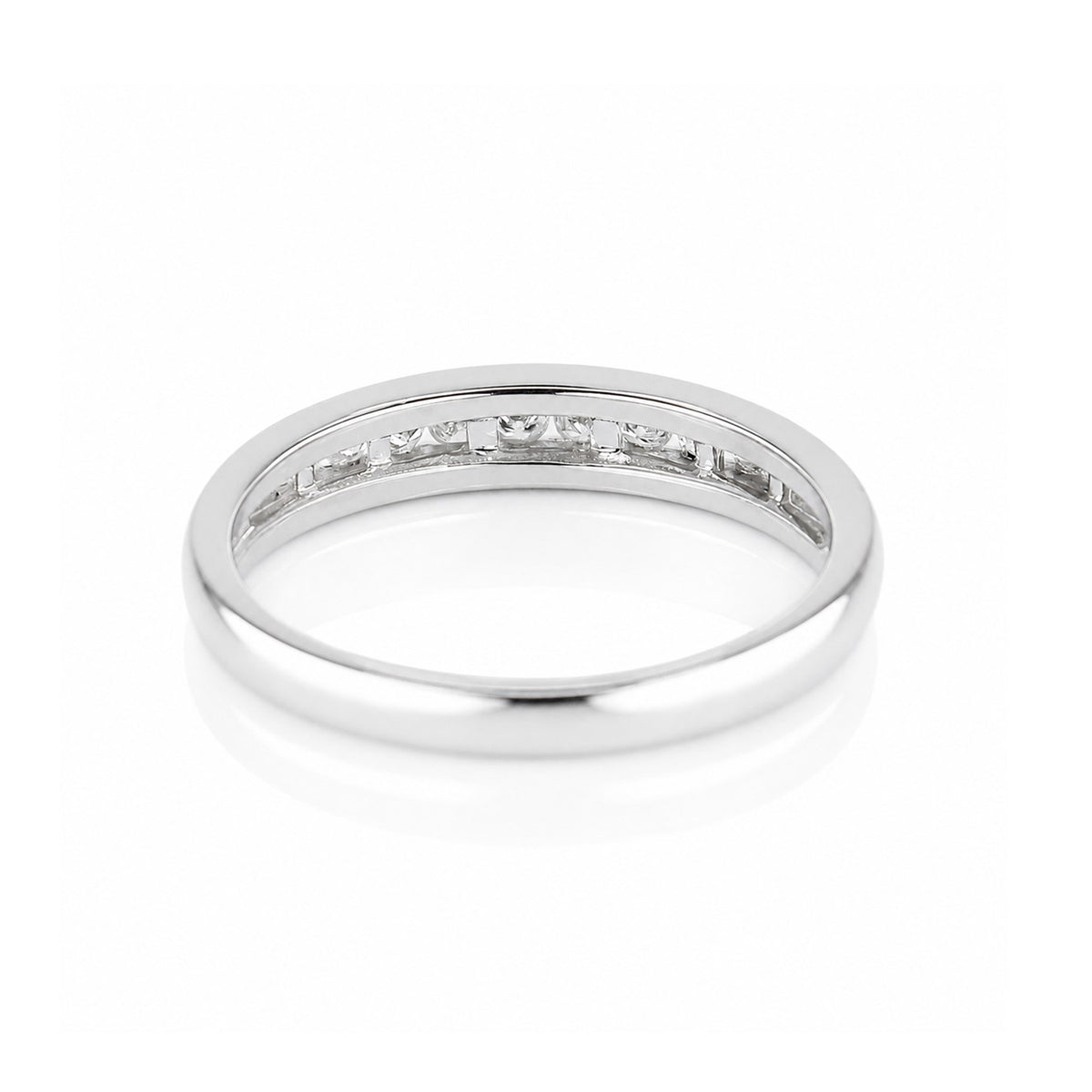 Pre-Owned 18ct Yellow Gold Ap. 0.33ct TDW Diamond Graduated Channel Set Half Eternity Ring