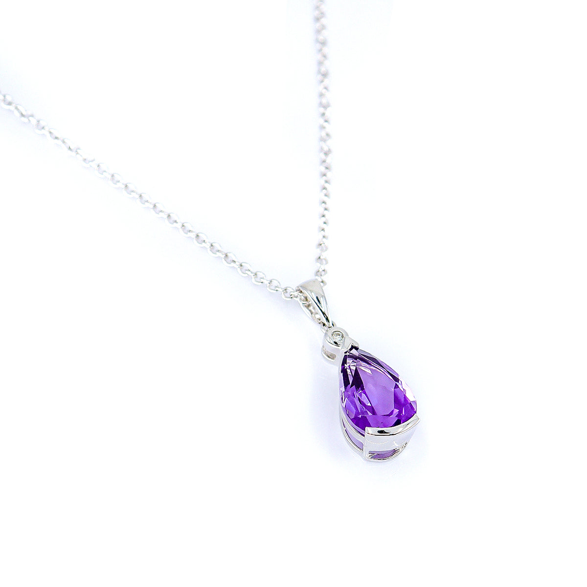 Pre-Owned 9ct White Gold Pear Shape Amethyst & Round Brilliant Cut Diamond 17" Trace Chain