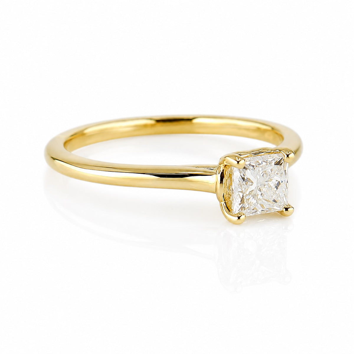 Pre-Owned 9ct Yellow Gold 0.70ct Princess Cut Diamond Four Claw Solitaire Ring