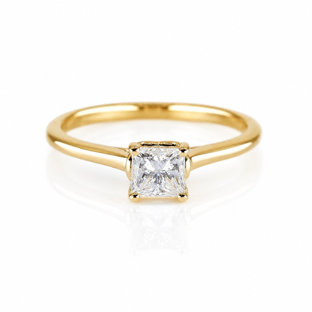 Pre-Owned 9ct Yellow Gold 0.70ct Princess Cut Diamond Four Claw Solitaire Ring