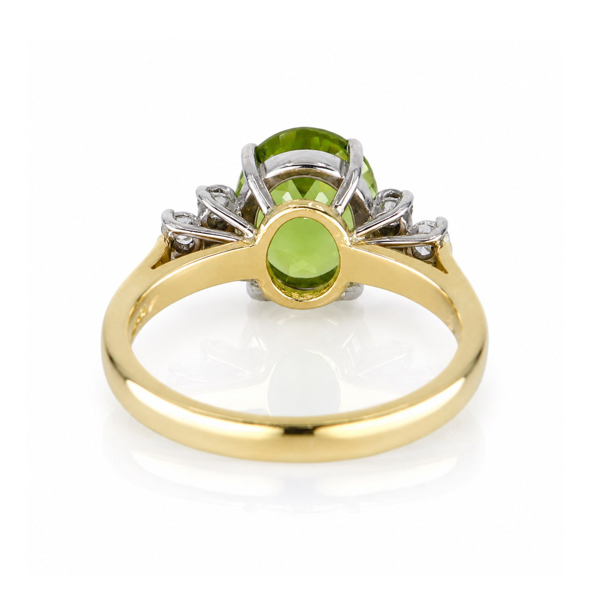 Pre-Owned 18ct Gold Oval Cut Peridot & Round Brilliant Diamond Claw Set Ring