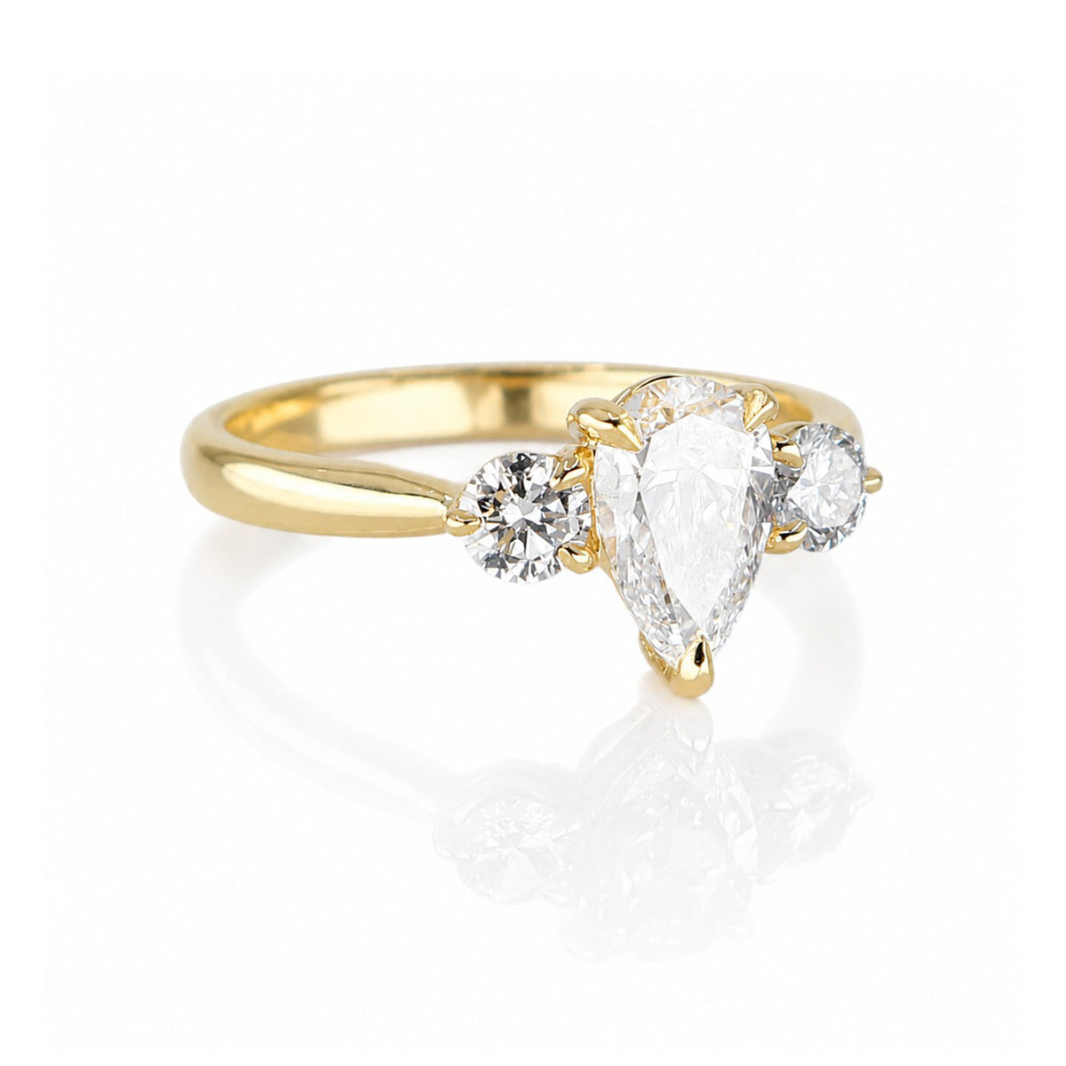 9ct Yellow Gold 1.40ct TDW Lab Grown Certificated Pear Cut & Round Brilliant Cut Diamond Ring