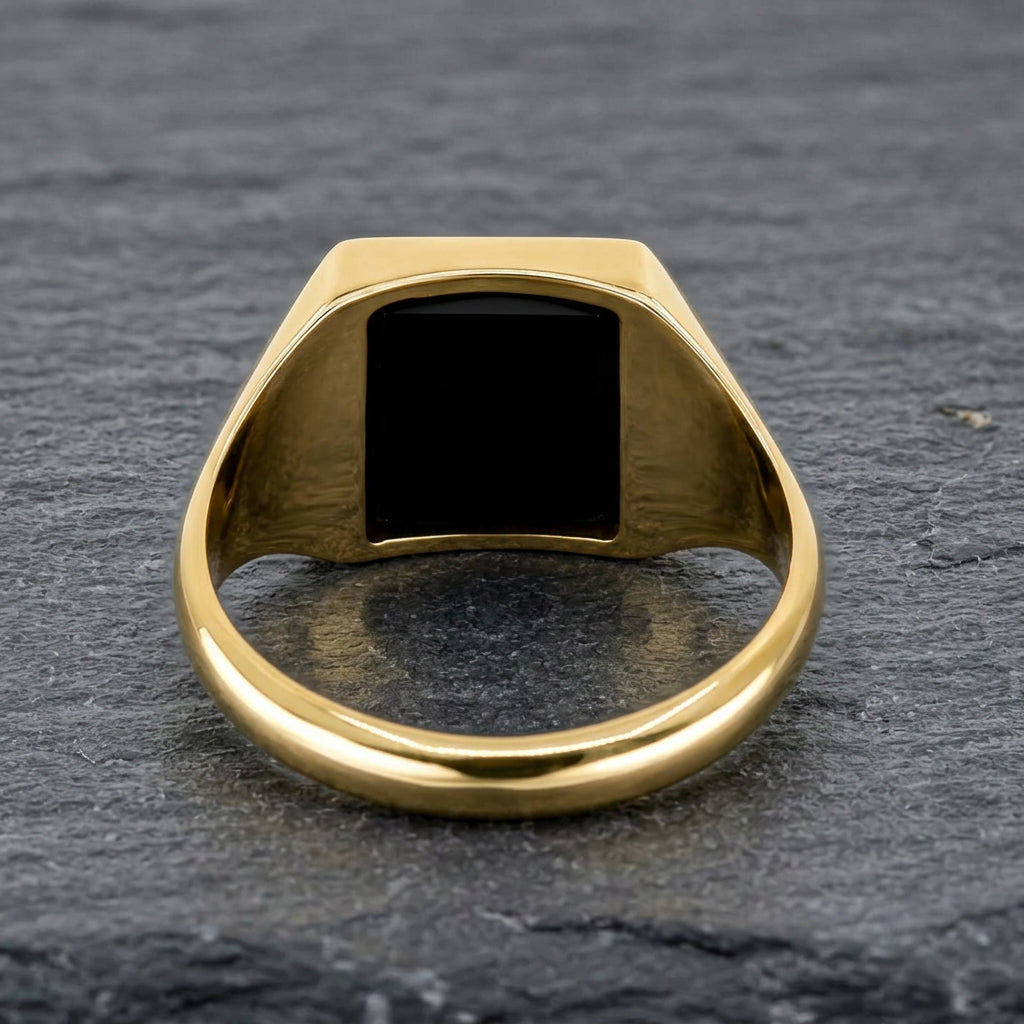 Pre-Owned 18ct Yellow Gold Rectangular Onyx Signet Ring