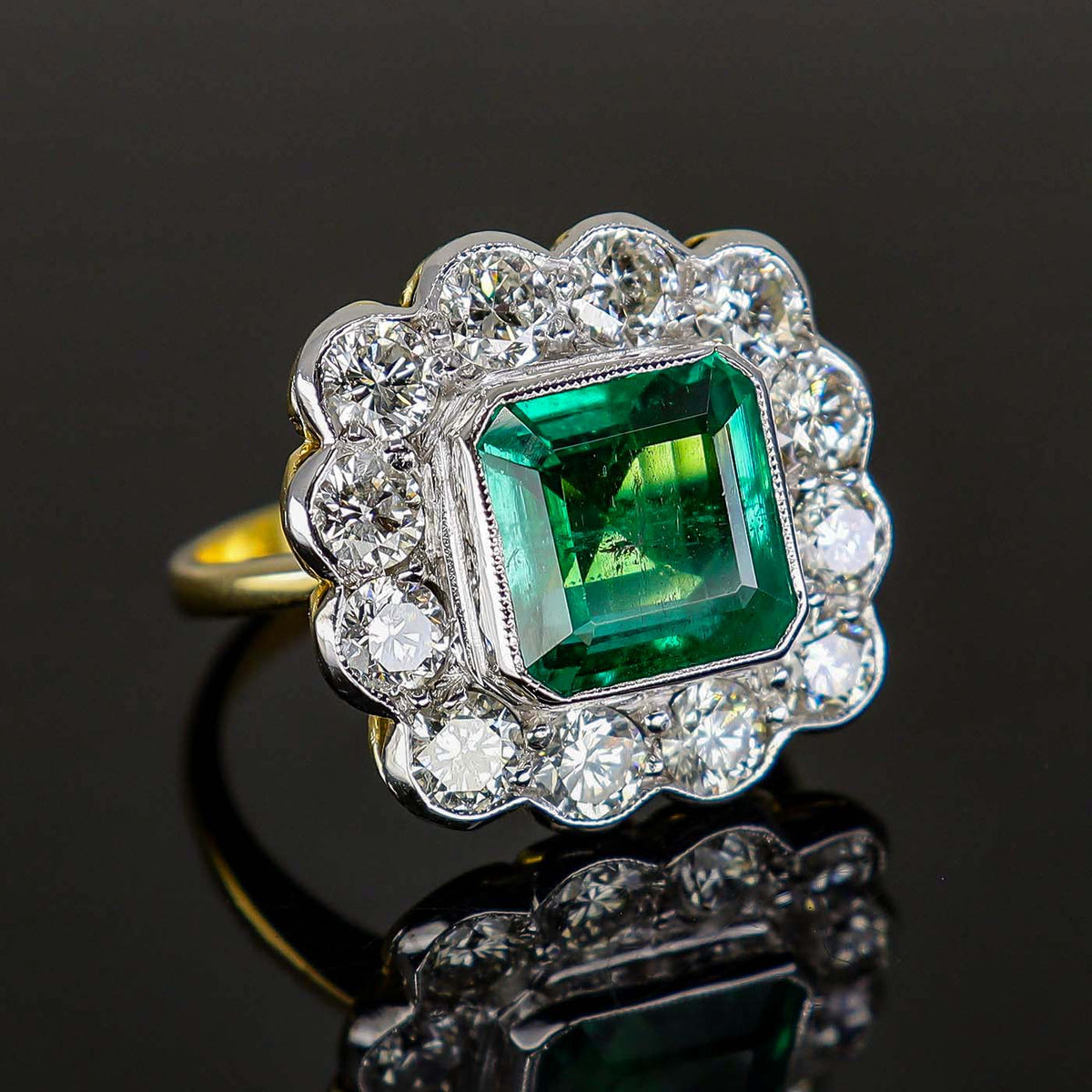 Pre-Owned 18ct Gold Emerald & Diamond Ring