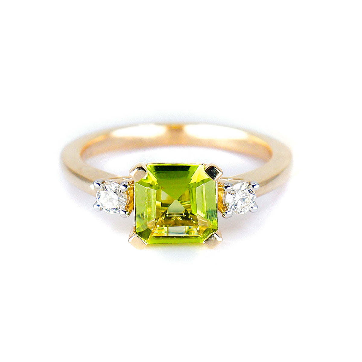 9ct Yellow Gold Peridot & Round Brilliant Diamond Ring