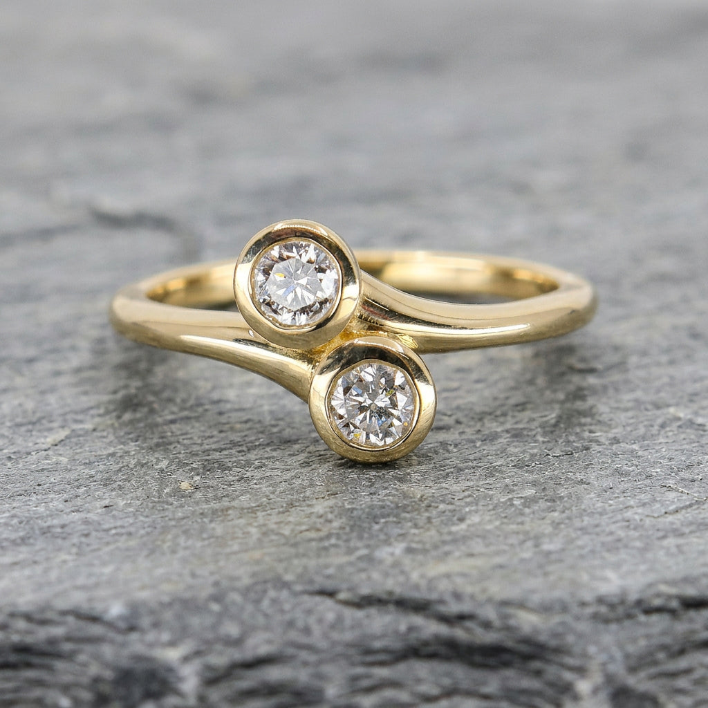 Pre-Owned 9ct Yellow Gold Diamond Toi et Moi Crossover Rubset Ring