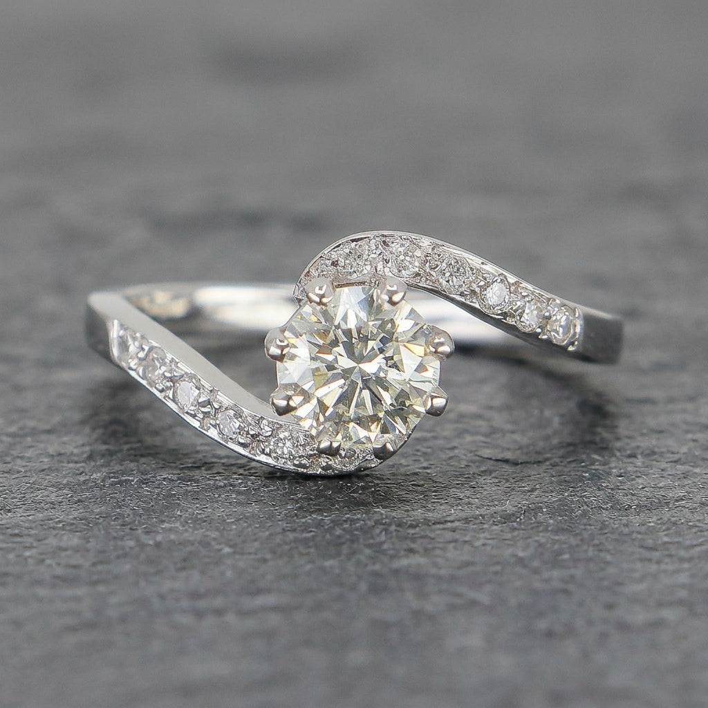 Pre-Owned 18ct White Gold 0.90ct Diamond Twist Ring
