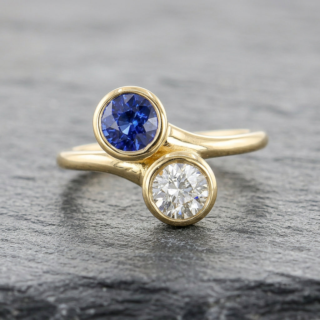 Pre-Owned 18ct Yellow Gold Diamond Toi et Moi Crossover Rub-set Ring