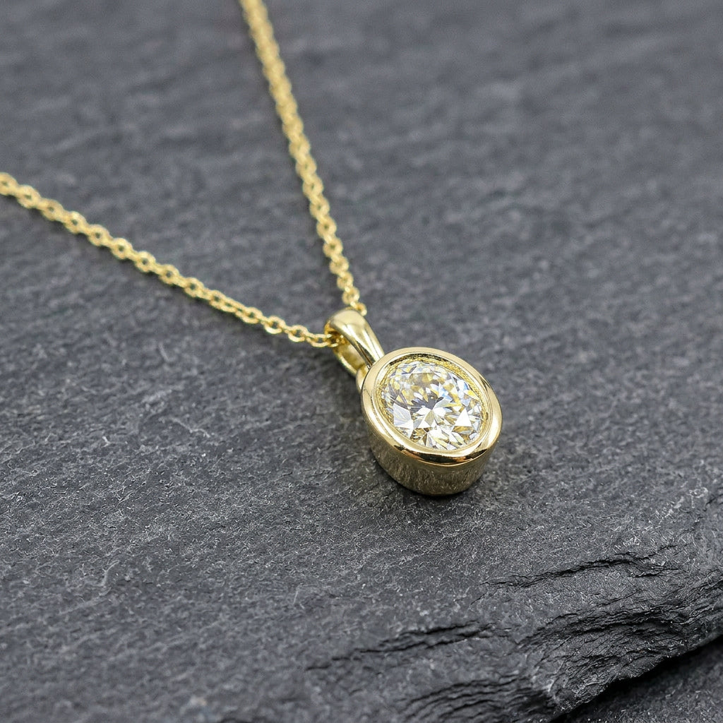 Pre-Owned 18ct Yellow Gold 0.94ct Diamond Pendant & Chain