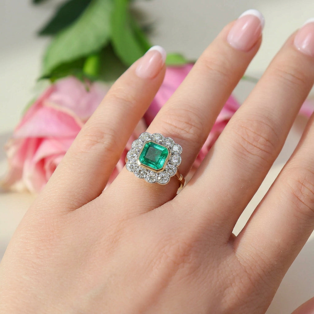 Pre-Owned 18ct Gold Emerald & Diamond Ring