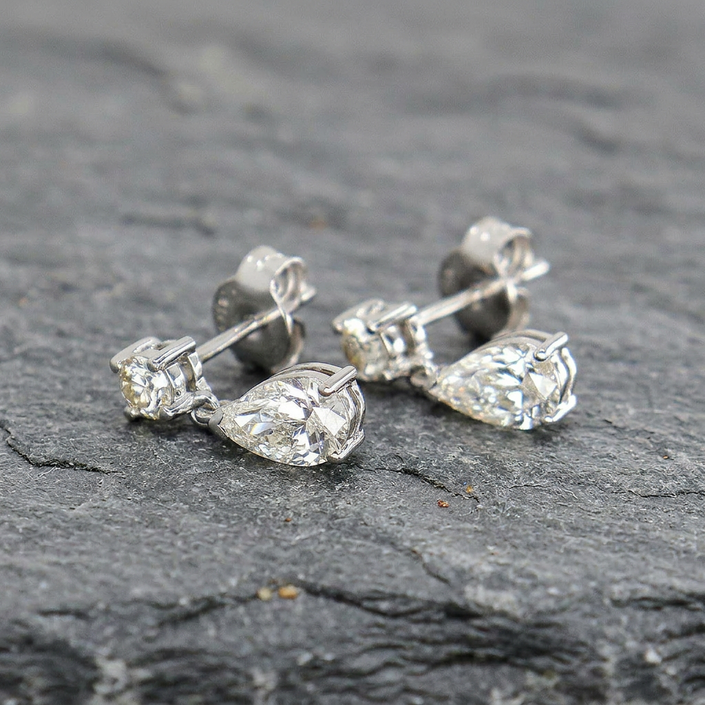 Pre-Owned 18ct White Gold Diamond Drop Earrings